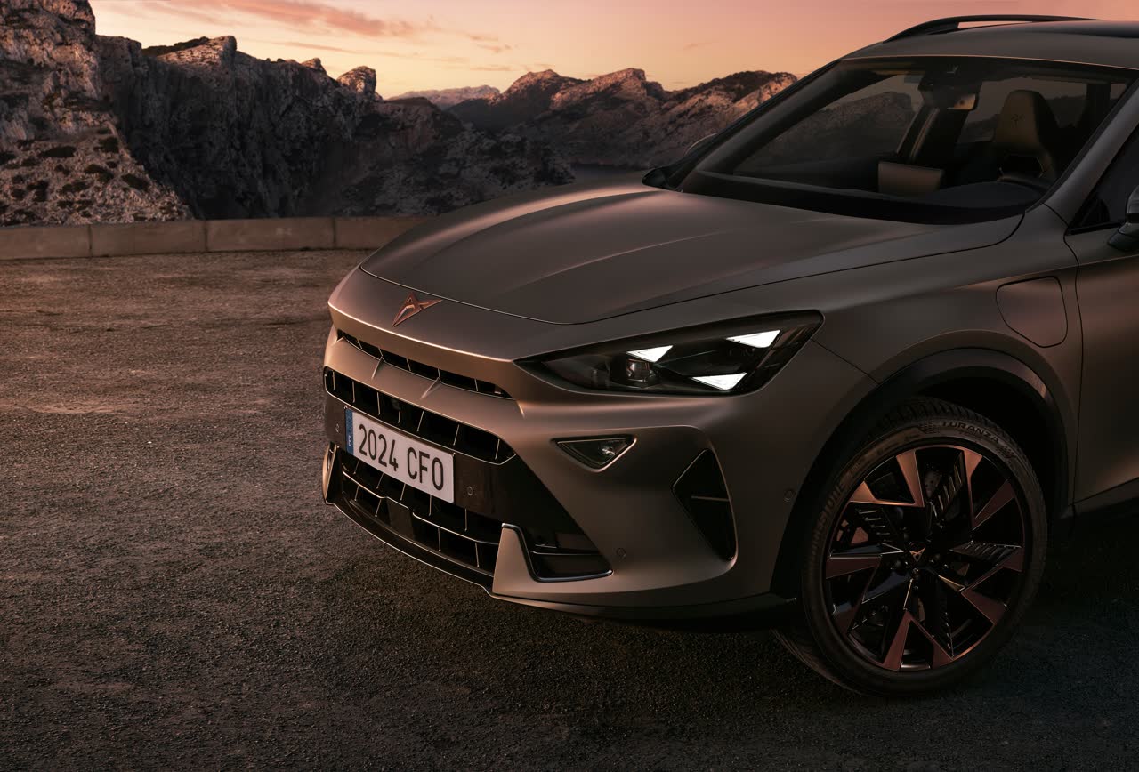 Cupra Formentor (grå, front) — en af modellerne hvor flest nye indregistreringer går til udlejning